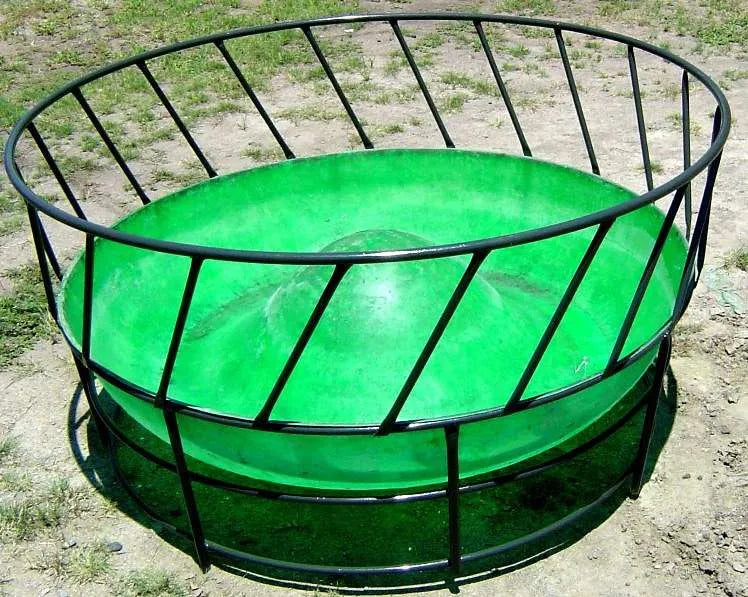 Load image into Gallery viewer, Cattle Ring feeders
