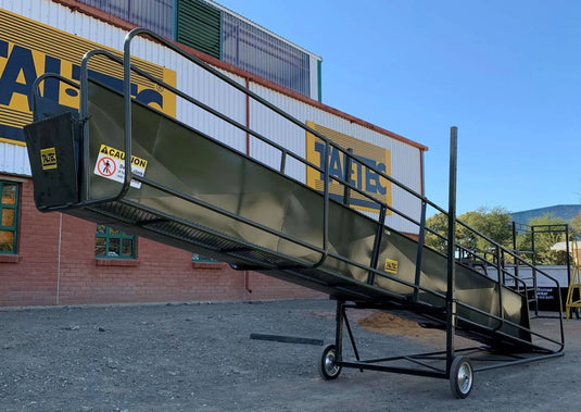 Sheep Loading Ramp 6.4m (with walkway)