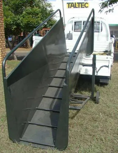 Load image into Gallery viewer, Sheep Mini Loading Ramp (2m)
