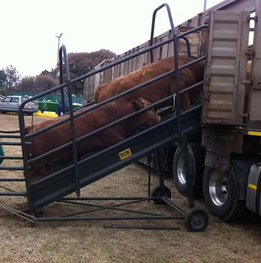 TLR2 Cattle Loading Ramp (Wheelbarrow Wheels)