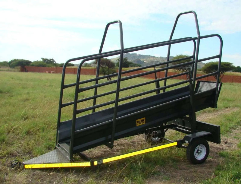 Load image into Gallery viewer, TLR4 Cattle Loading Ramp (Roadworthy)
